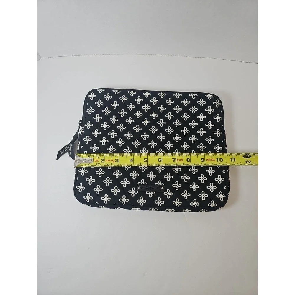 Vera Bradley Padded Black White Floral Computer Laptop‎ Sleeve Bag